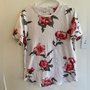 Abercrombie & Fitch Curved Hem Floral Tee